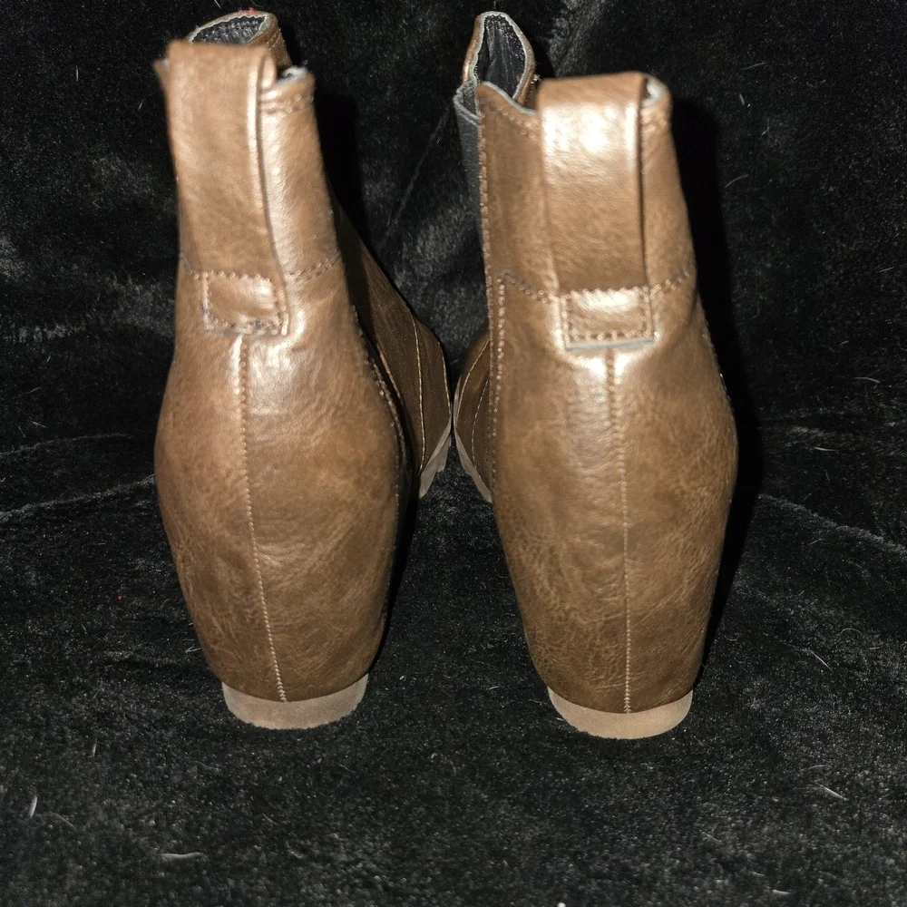 Chic Brown Wedge Ankle Boots